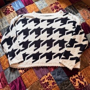 Bobeau Cozy oversized Black and Cream Knit Sweater